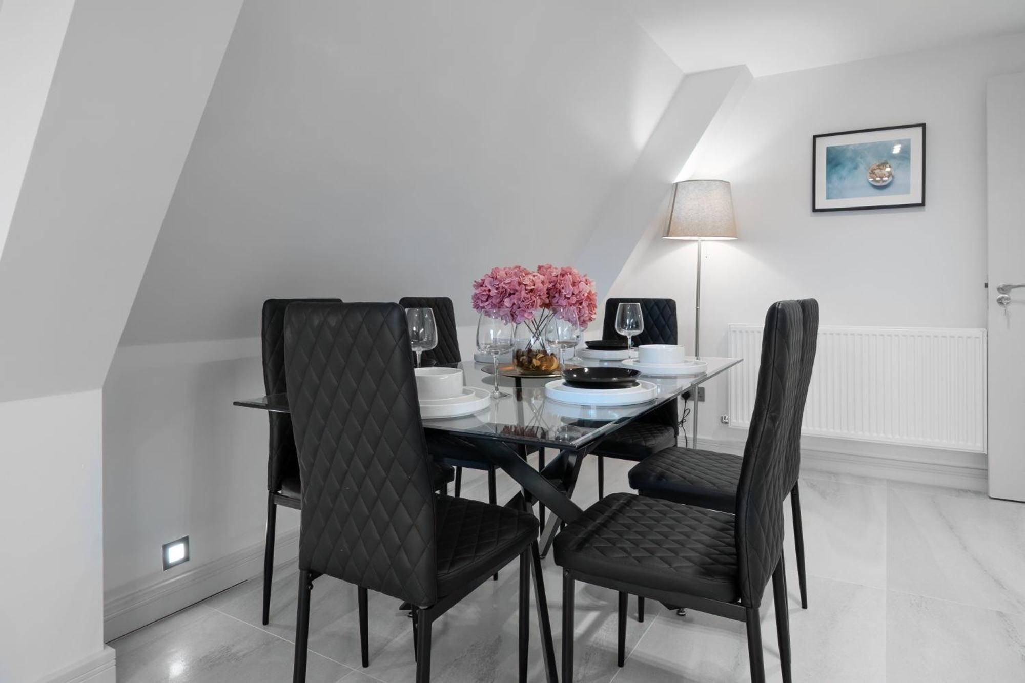 Livestay-Modern & Stylish Apartments In Didcot Exterior photo