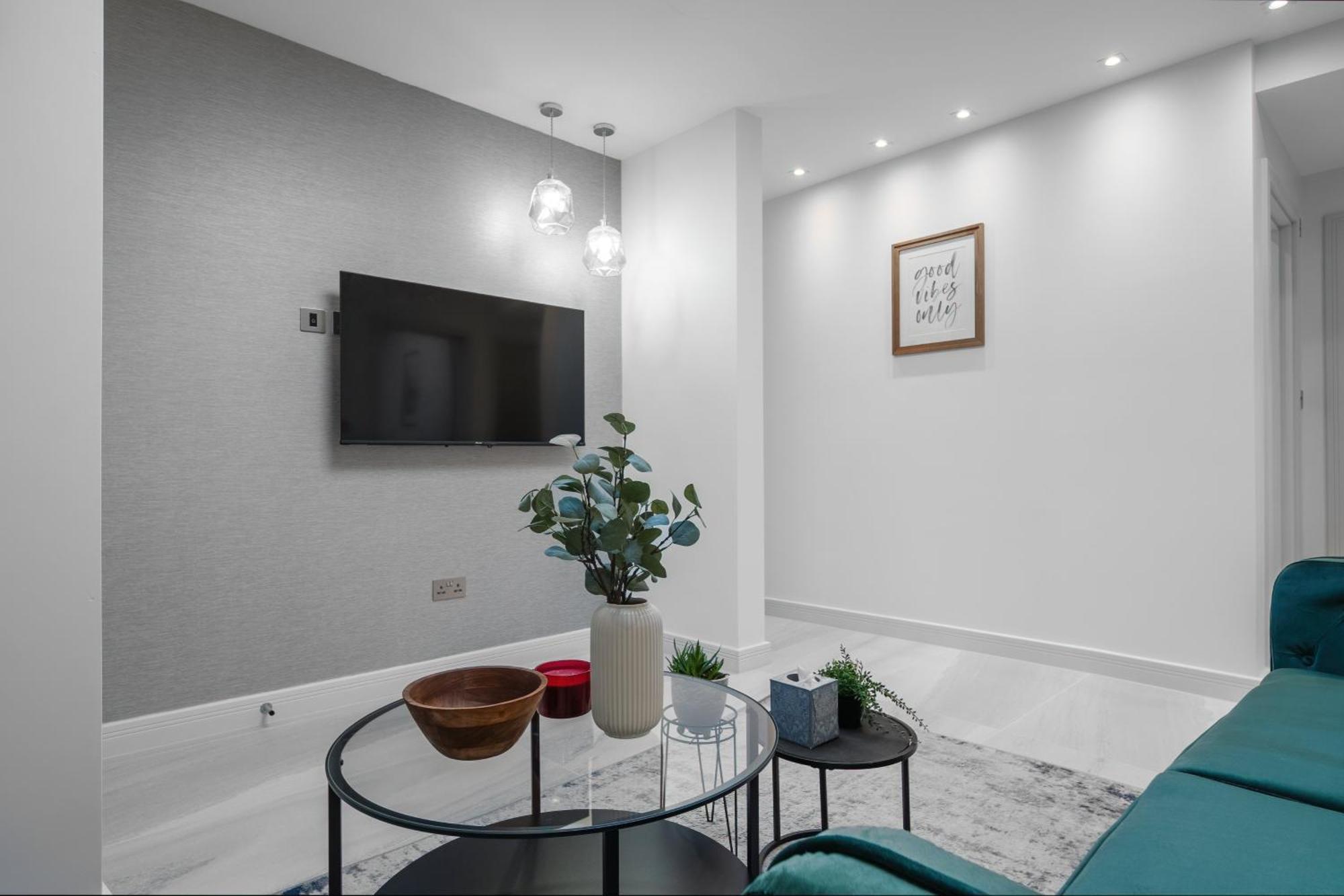 Livestay-Modern & Stylish Apartments In Didcot Exterior photo