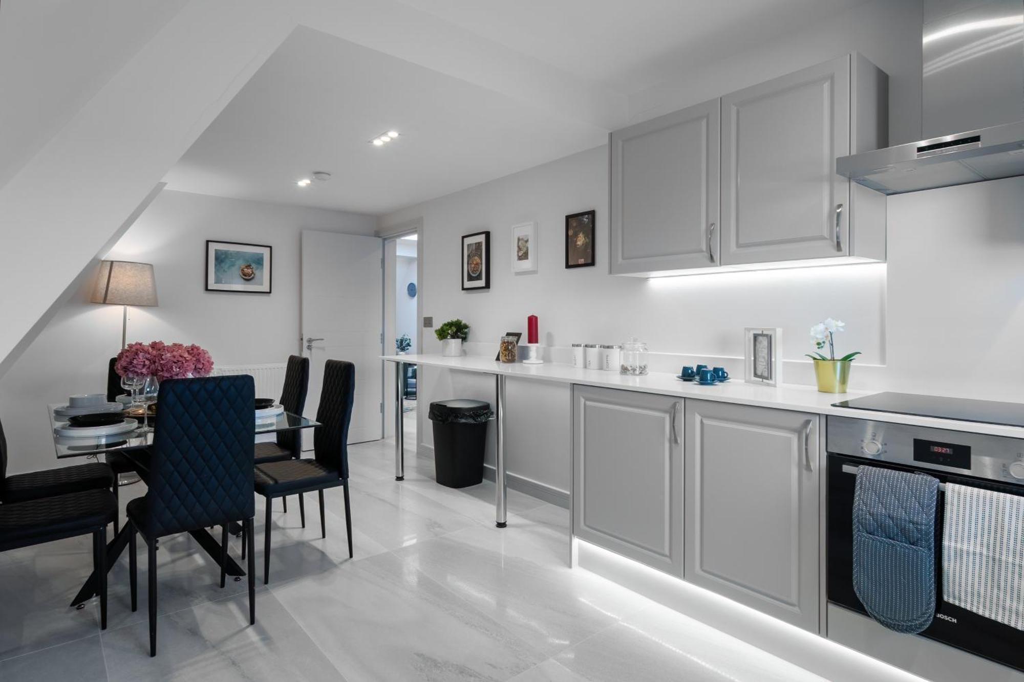 Livestay-Modern & Stylish Apartments In Didcot Exterior photo
